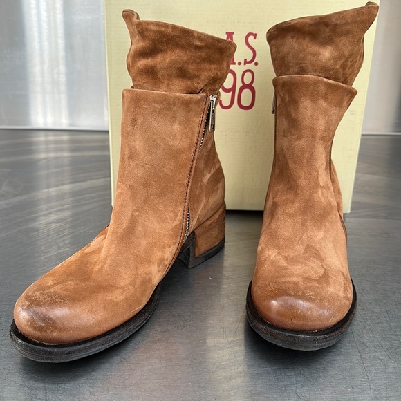 AS98 “Ibsen” in brushed cognac leather. New in box! - Picture 5 of 9